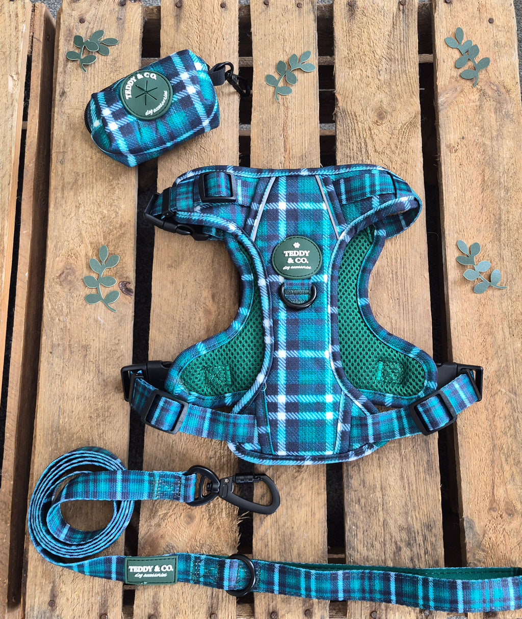 The Highland Collection Everyday Walk Set