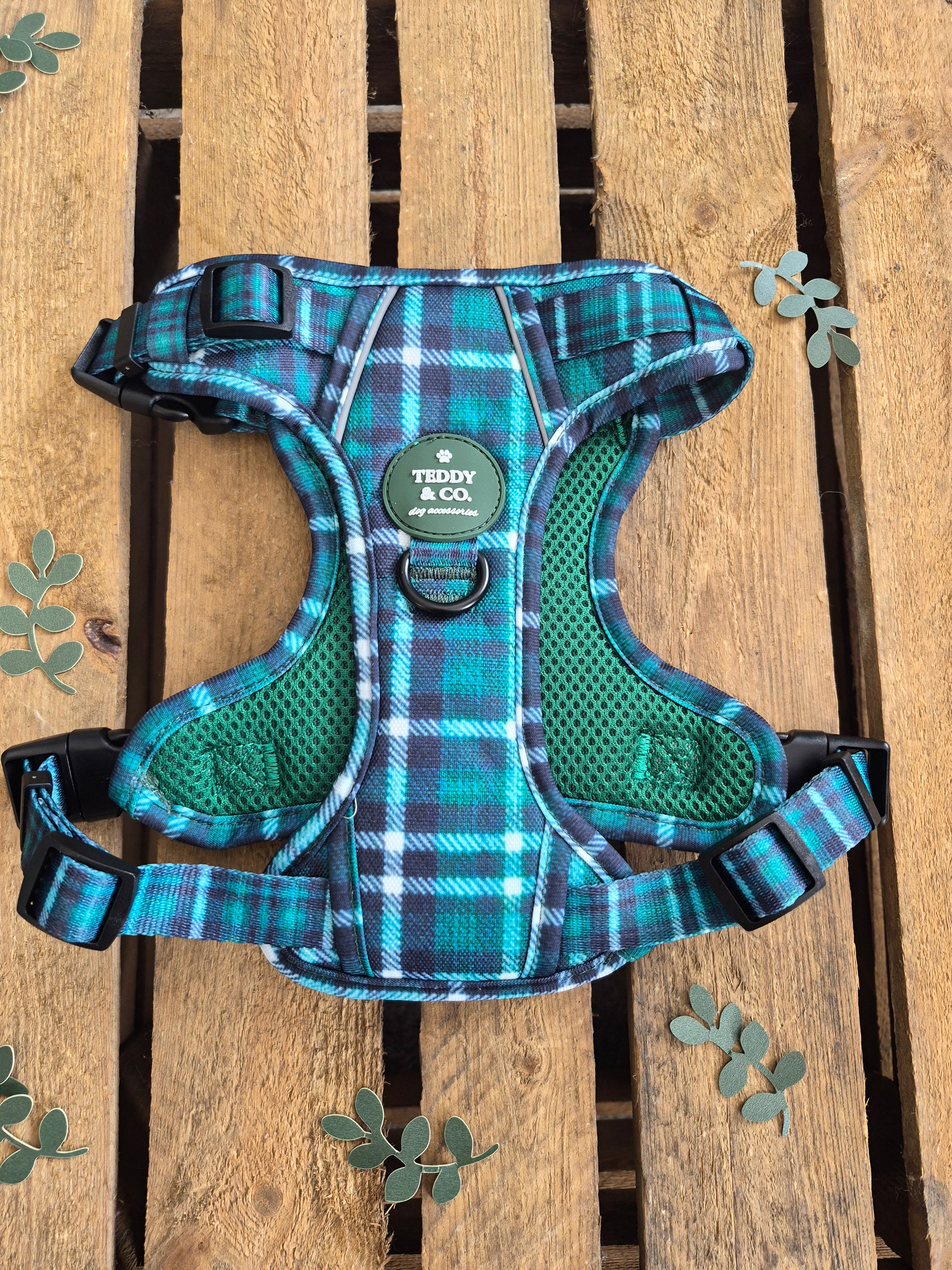 The Highland Collection Everyday Walk Set